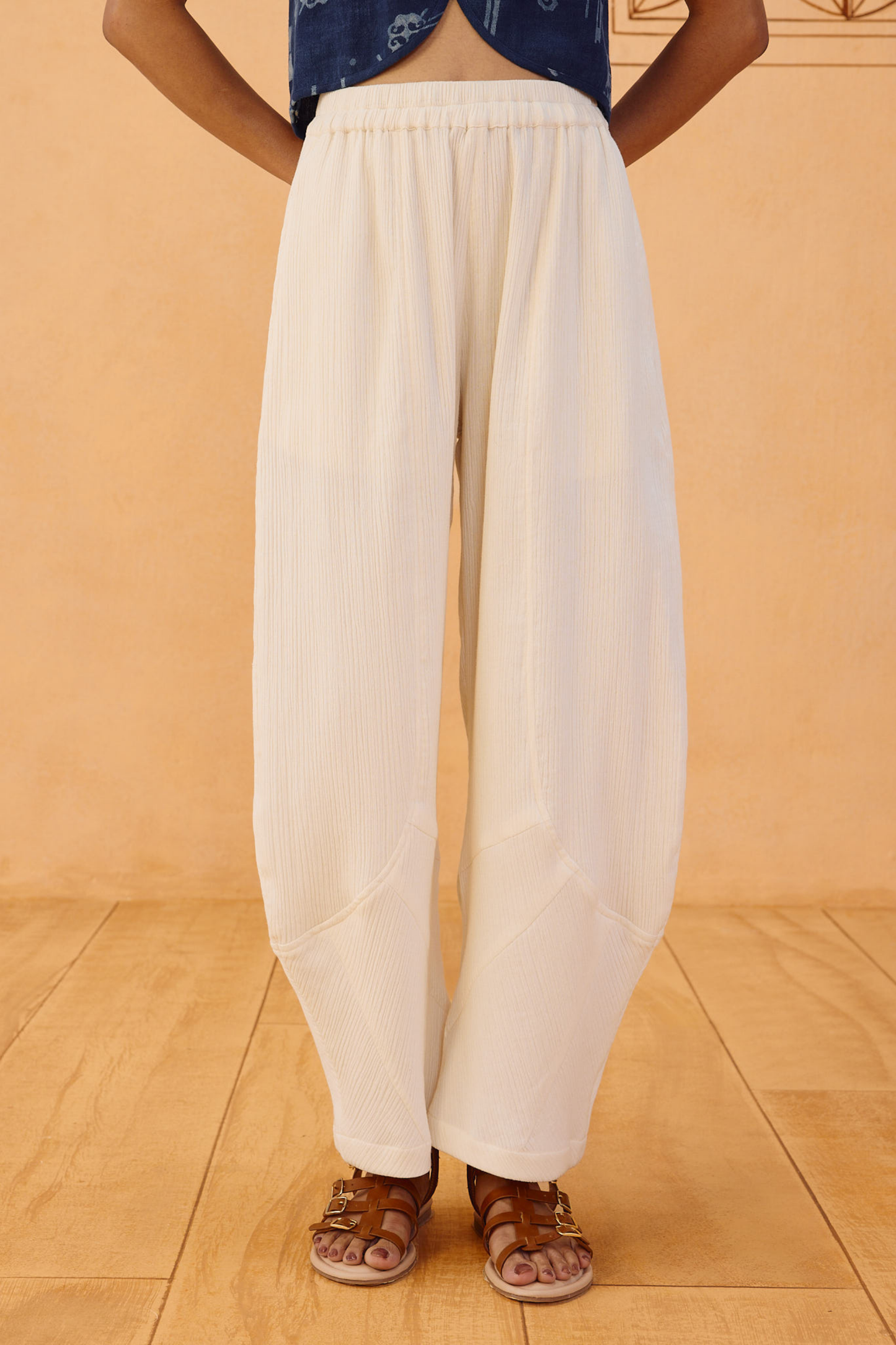 The Frame Organic Cotton Barrel Trousers