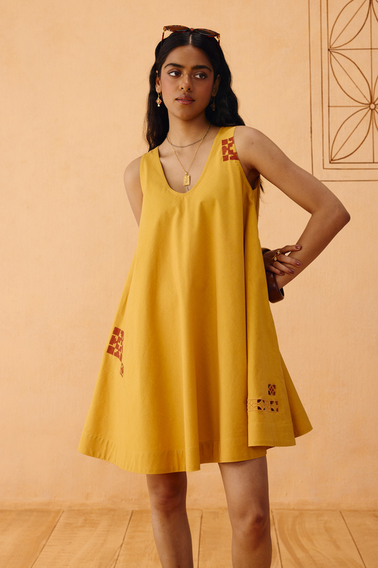 The Radiant Organic Cotton Dress —  Poplin Dress | Sui Singapore